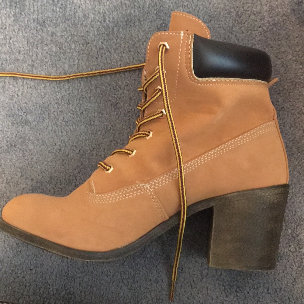 Cleaning out closet and never worn them!